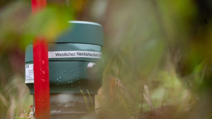 Umwelt - Karlsruhe: Eine Grundwassermessstelle der Landesanstalt für Umwelt Baden-Württemberg (LUBW) steht auf einer Wiese bei Markgröningen. Foto: Marijan Murat/dpa