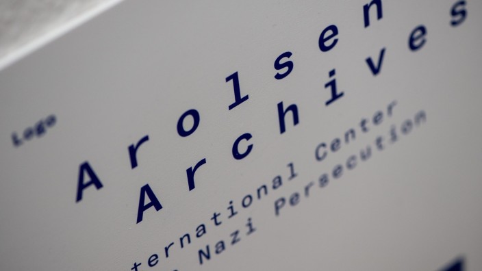 Geschichte - Bad Arolsen: Das Logo mit dem Schriftzug "Arolsen Archives" ist zu sehen. Foto: Swen Pförtner/dpa/Archivbild