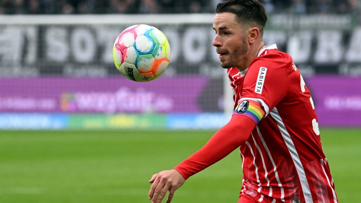 SC Freiburg Captain Christian Günter Injured in Friendly Match: Surgery Necessary