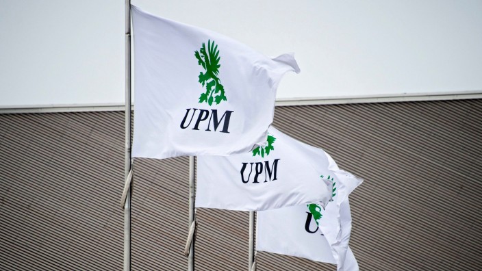Papier - Plattling: Das Logo von UPM vor der Konzernzentrale in Helsinki. Foto: Markku Ojala/COMPIC/dpa/Symbolbild