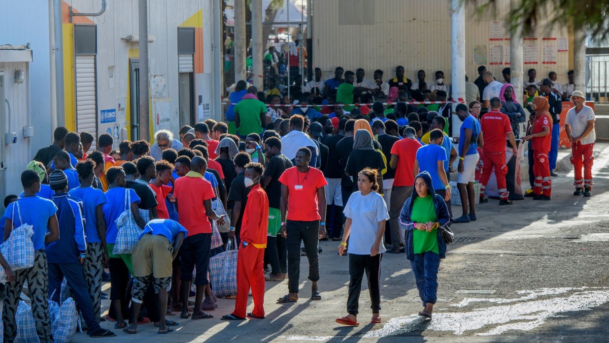 Migrazioni – Centinaia di migranti raggiungono l’Italia – Politica