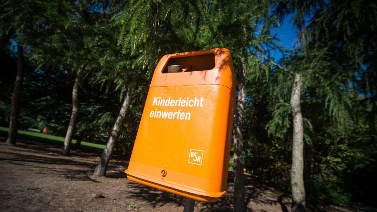Berlin City Cleaning Department Trials Intelligent Trash Bins with RFID Technology for Improved Waste Management