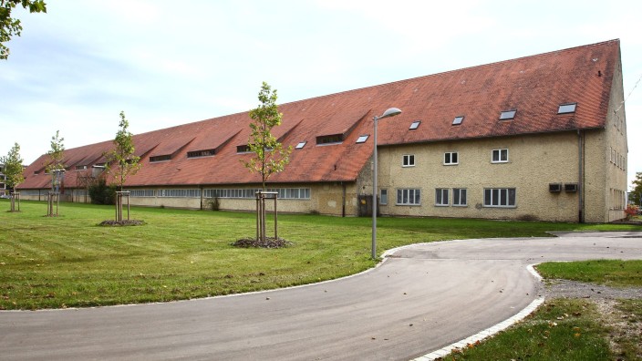 Geschichte - Augsburg: Die Halle 116 der ehemaligen Sheridan-Kaserne in Augsburg. Foto: Karl-Josef Hildenbrand/dpa