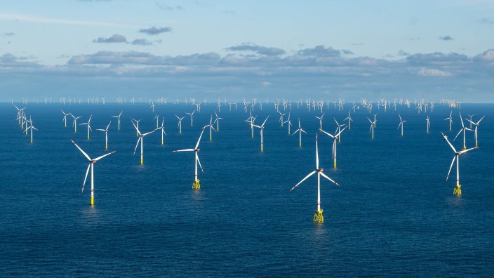 Energie - Hamburg: Der Offshore-Windpark Dolwin Alpha. Foto: Sina Schuldt/dpa