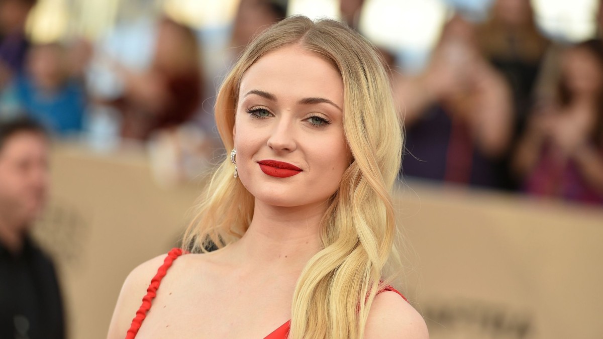 Game of Thrones Stars Sophie Turner and Kit Harington to Star in New Horror Film “The Dreadful” Set in 15th Century England
