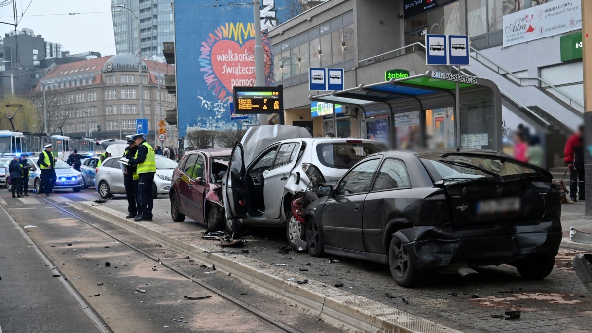 Wypadki – Szczecin – Kierowca w Polsce powoduje serię wypadków: 19 rannych – Panorama