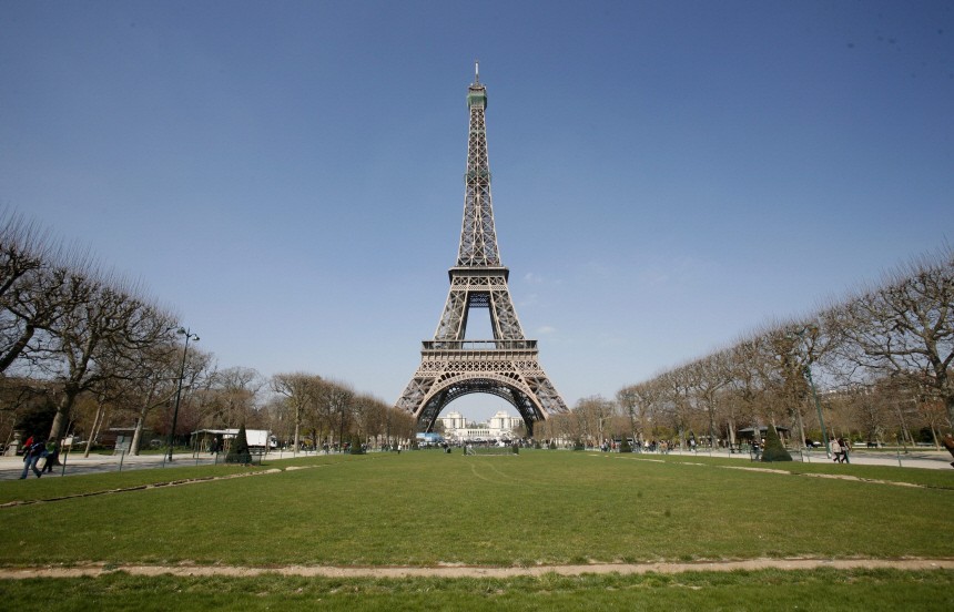Eiffelturm nach Bombendrohung evakuiert