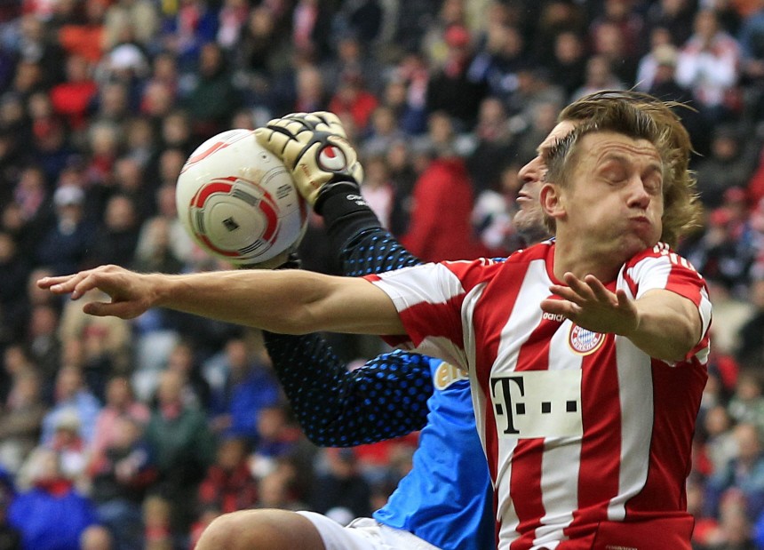 Wetklo of Mainz 05 makes a save during their German Bundesliga first division soccer match against Bayern in Munich