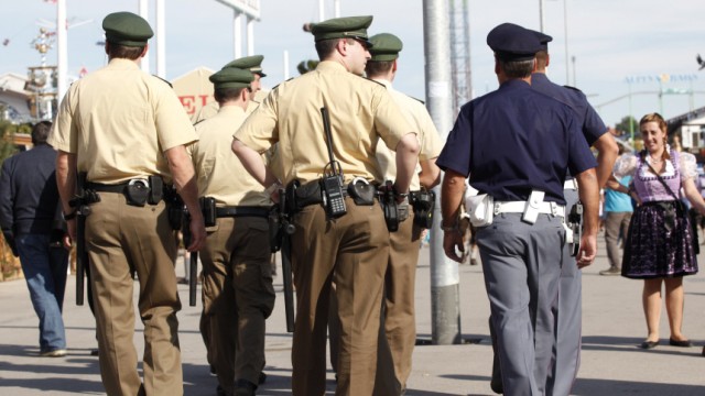 Polizisten aus dem Ausland als Unterstuetzung auf dem Oktoberfest