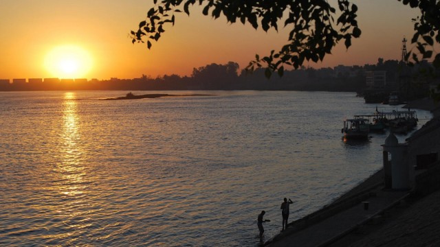 Wasserverschmutzung: Die Postkarten-Idylle trügt: Der Nil ist - wie viele andere große Flüsse weltweit - in einem beklagenswerten Zustand.
