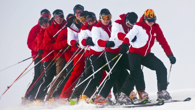 Piste statt Büro: In den Ferien als Skilehrer jobben