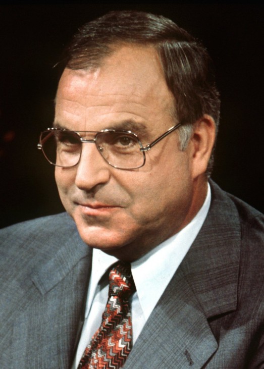 Helmut Kohl während Fernsehauftritt zur Bundestagswahl, 1976