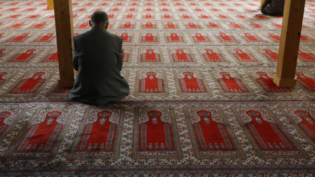 Muslim beim Gebet in Dortmunder Moschee