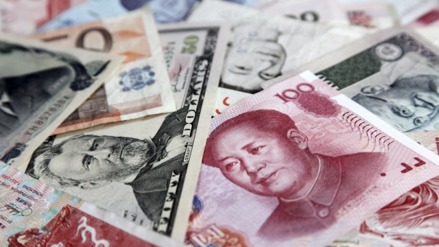 Bitte nachlegen: Wirtschaftsminister Rainer Brüderle (FDP) fordert China auf, den Yuan noch stärker aufzuwerten.