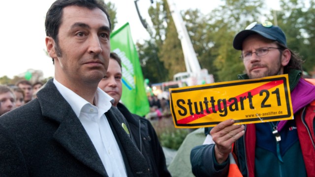 Stuttgart 21 - Cem Özdemir besucht Demonstranten