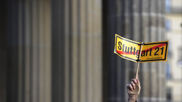 'Stuttgart 21'-Gegner protestieren am Brandenburger Tor