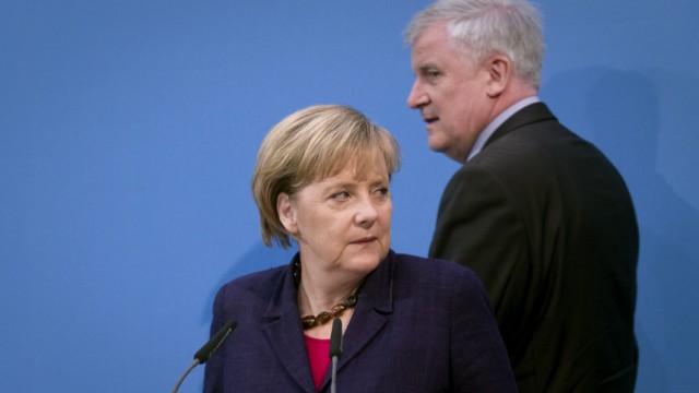 Druck auf Merkel wegen Seehofer waechst