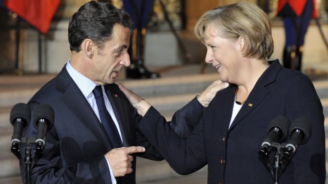 Die Kanzlerin in der Kritik: Angela Merkel habe Nicolas Sarkozy zu schnell nachgegeben und auf automatische Sanktionen gegen EU-Defizitsünder verzichtet - das bemängelt zumindest die FDP.