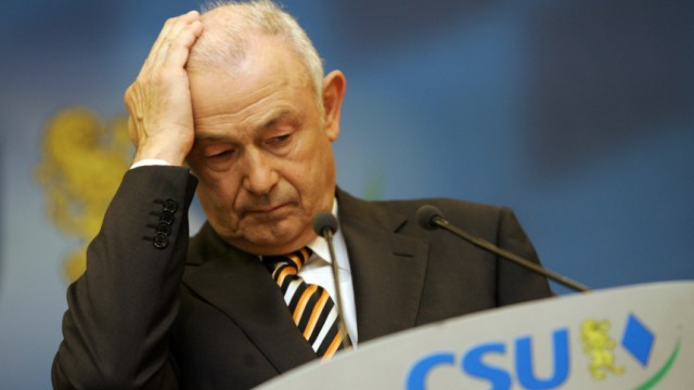 Ex-Ministerpräsident Günther Beckstein CSU Aula