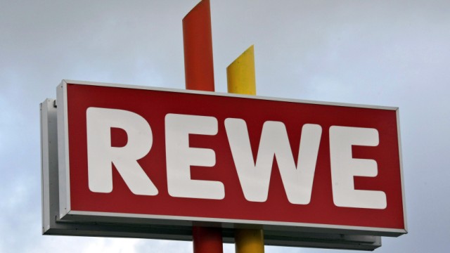 Lebensmittelkonzern: 32 Millionen Euro will der Lebensmittelkonzern Rewe in die Erweiterung des Logistikzentrums in Eitting investieren. 480 Märkte in ganz Südbayern werden von dort beliefert.