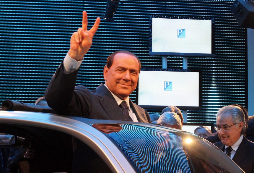Berlusconi zu Skandalberichten: Besser Frauenheld als schwul