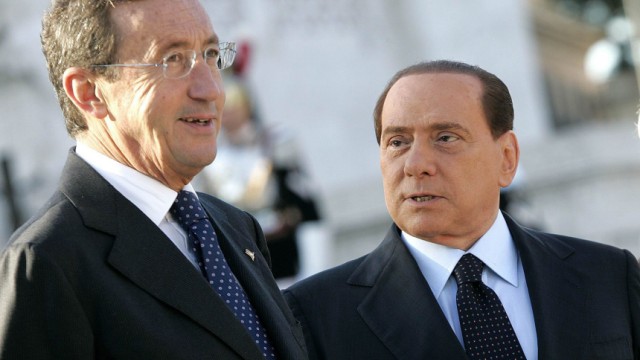 Fini fordert Berlusconis Rücktritt