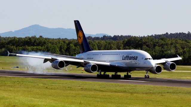 Lufthansa lässt A380 wegen Triebwerk-Checks am Boden