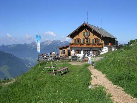 Touren in den Alpen: Die schönsten Hütten, Hochgernhaus