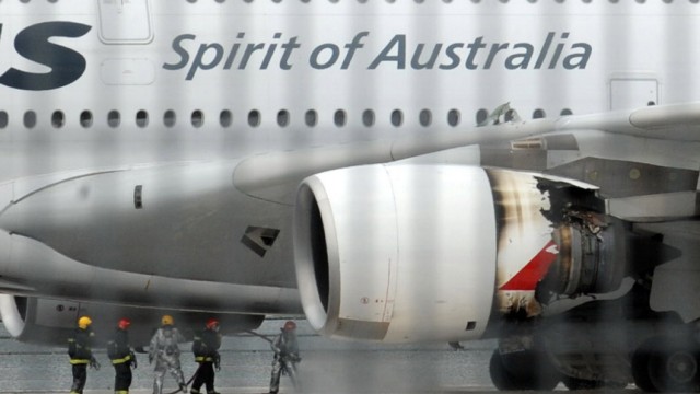 Flugangst: Wegen eines Triebwerkschadens hatte der Airbus A380 der Qantas in Singapur notlanden müssen.