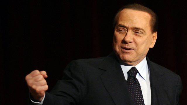 Italien: Silvio Berlusconi: Italiens Premier Silvio Berlusconi gibt sich kampfbereit.