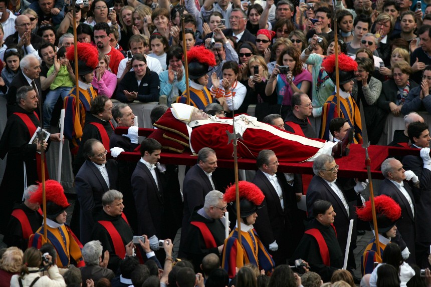 Jahresrueckblick 2005: Abschied von Papst Johannes Paul II.