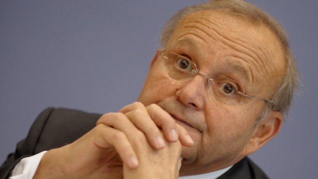 "Konjunkturprognosen sind nicht zu trauen", sagt Chef der Wirtschaftsweisen, Wolfgang Franz.