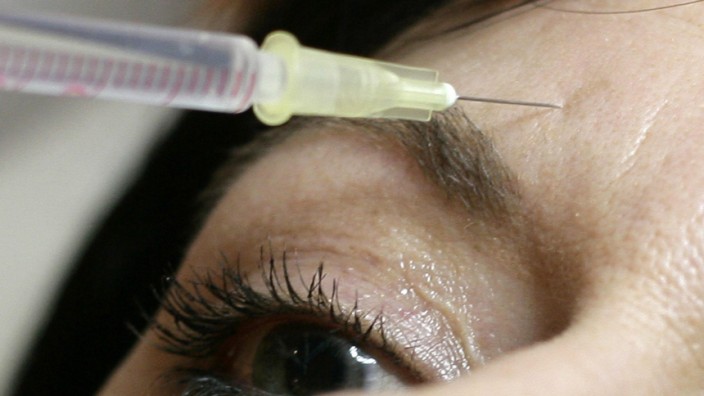 Spritzen gegen Furchen - Mit Botox in den Faltenfeldzug