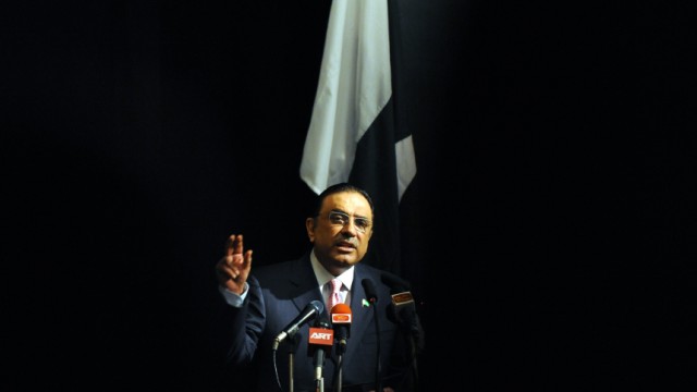 Wikileaks: Pakistan: Angst vor dem eigenen Militär: Die USA fürchten die Schwäche von Pakistans Präsident Zardari.