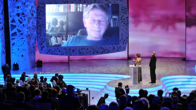 Europäischer Filmpreis in Tallinn: Aus Paris zugeschaltet: Roman Polanski bedankte sich via Internetkamera für die sechs Ehrungen für seinen Film Der Ghostwriter.