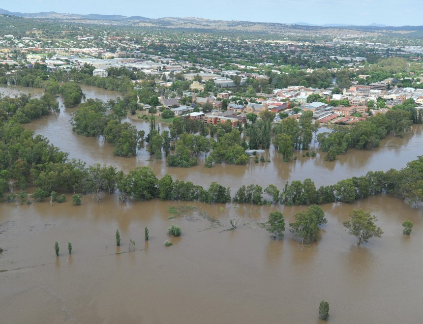 flood waters around Wagga Wagga,