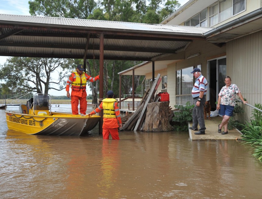 flood waters around Wagga Wagga,