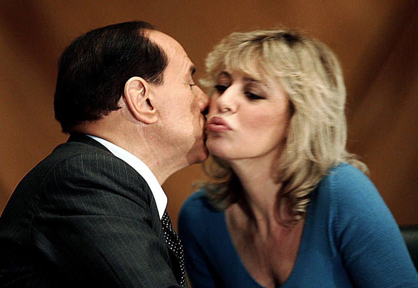 Berlusconi trifft Mussolini Enkelin