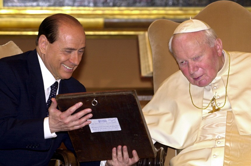Silvio Berlusconi und Papst Johannes Paul-II., 2001