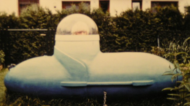 Das U-Boot fürs Volk: Mann an Bord: Das U-Boot von Hagenburg wog 820 kg, war kaum länger als drei Meter und konnte vier Stunden unter Wasser bleiben. 1963 wurde es der Öffentlichkeit vorgestellt.