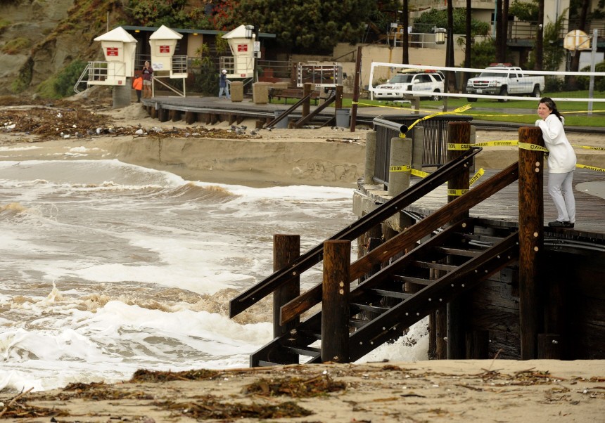 Laguna Beach cleans up after heavy rains