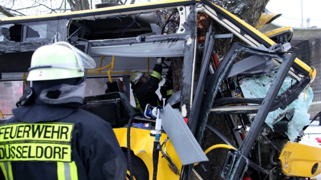 Mehrere Schwerverletzte bei Busunfall