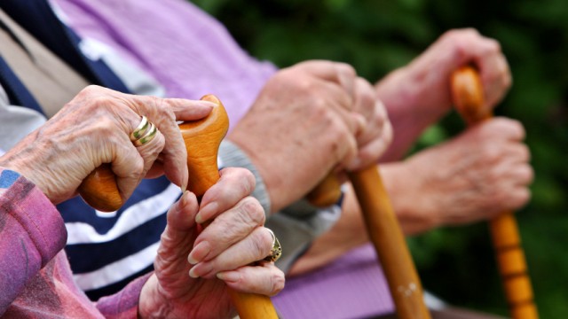 Deutsche Rentner werden ärmer - Rekordabschläge