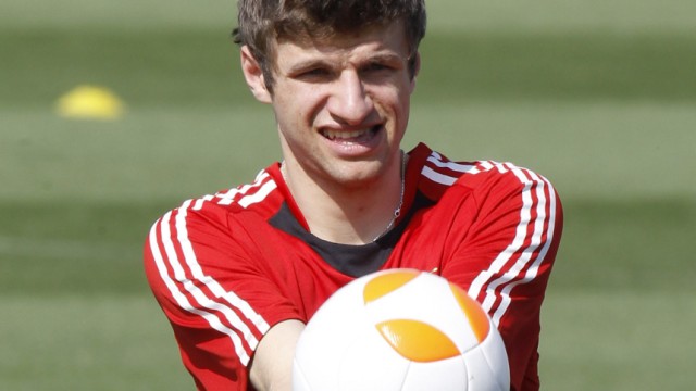 Bayern Munich's Thomas Mueller attends a training session at Aspire Academy for Sports Excellence in Doha