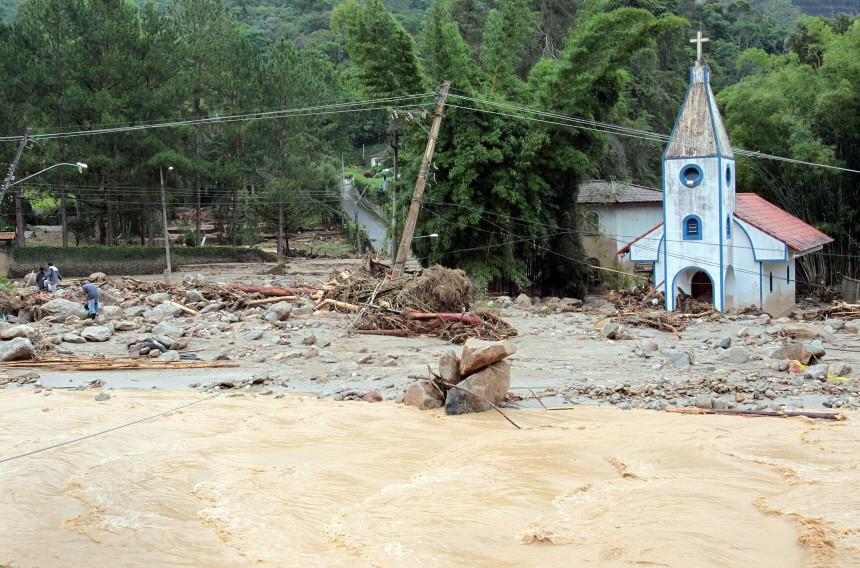 Hundreds died in Rio de Janeiro stat in mudslides