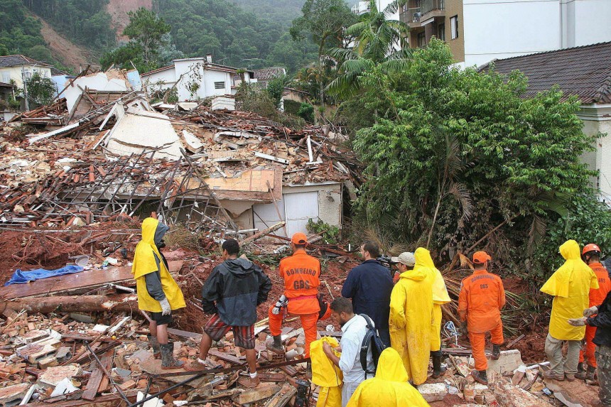 DEATH TOLL RISES UP TO 432 AFTER HEAVY RAINS IN BRAZIL