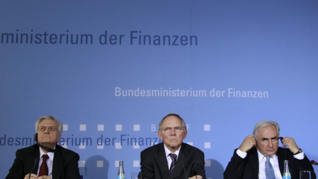IMF Managing Director Strauss-Kahn ECB President  Trichet and German Finance Minister Schaeuble attend  news conference in Berlin