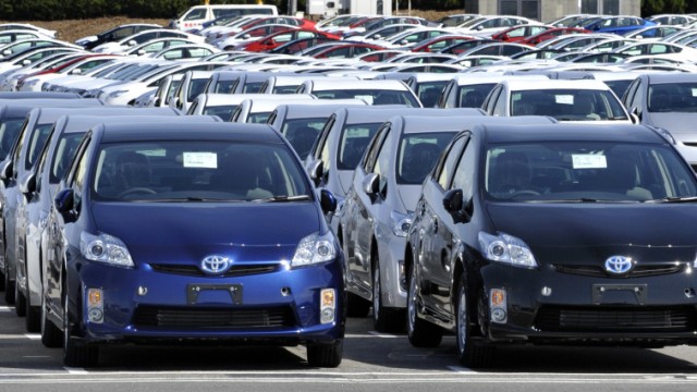 Wirtschaft kompakt: Toyota verteidigt seine Position als Weltmarktführer - noch.