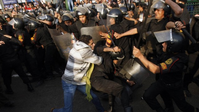 Proteste gegen Präsident Mubarak: In Kairo kam es zu Zusammenstößen zwischen Demonstranten und Polizisten.