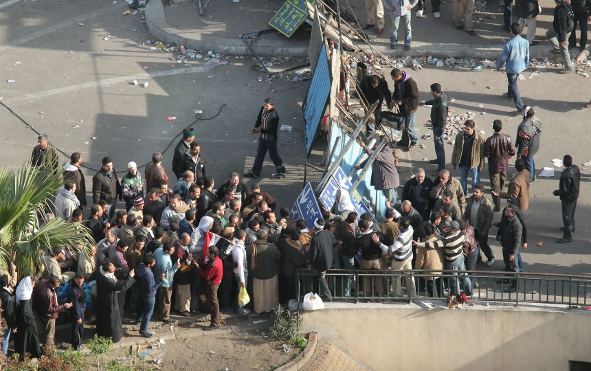 Anti-Government Protesters Clash With Pro-Mubarak Demonstrators